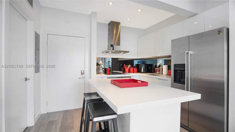 2 bedroom Condominium at 1460 Ocean Dr 407, The Drake Condo, Miami Beach — photo 5