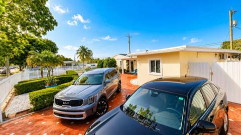 4300 NW 183rd St, Miami Gardens FL - photo 7 of 26