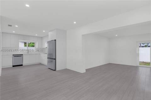 11011 SW 162nd Ter, Miami FL - photo 7 of 28