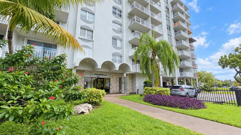 1 bedroom Condominium at 1465 NE 123rd St 505, Three Horizons South Cond, North Miami — photo 1