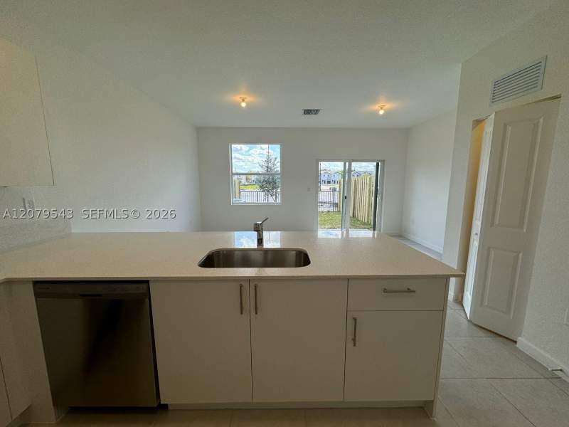 3 bedroom Townhouse at 17940 SW 358th St, Del Mar, Homestead — photo 2