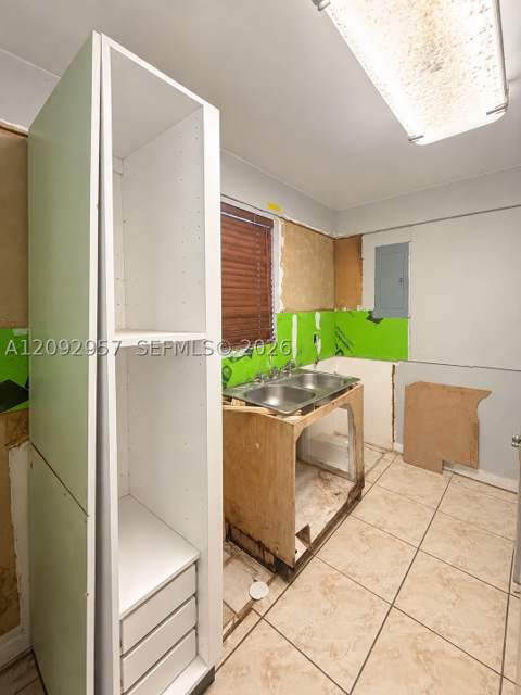 2315 NW 35th St, Miami FL - photo 10 of 11