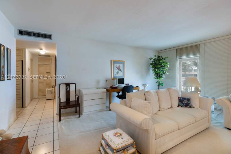1 bedroom Condominium at 1408 Brickell Bay Dr 414, Brickell Bay Tower Condo, Miami — photo 3