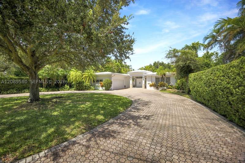 3 bedroom SingleFamilyResidence at 1325 Blue Rd, C Gab Country Club Sec 5, Coral Gables — photo 3