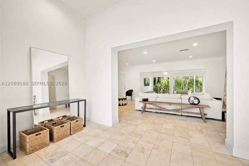 3 bedroom SingleFamilyResidence at 1325 Blue Rd, C Gab Country Club Sec 5, Coral Gables — photo 4