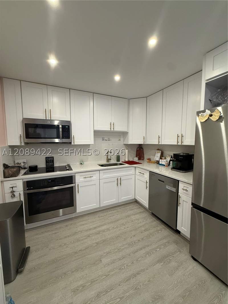 2 bedroom Condominium at 1450 Lincoln Rd 406, Lincoln Bay Towers Condo, Miami Beach — photo 5