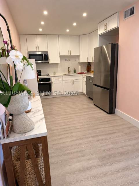 1450 Lincoln Rd 406, Miami Beach FL - photo 6 of 33