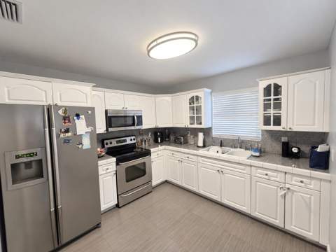22245 SW 100th Avenue, Cutler Bay FL - photo 13 of 18