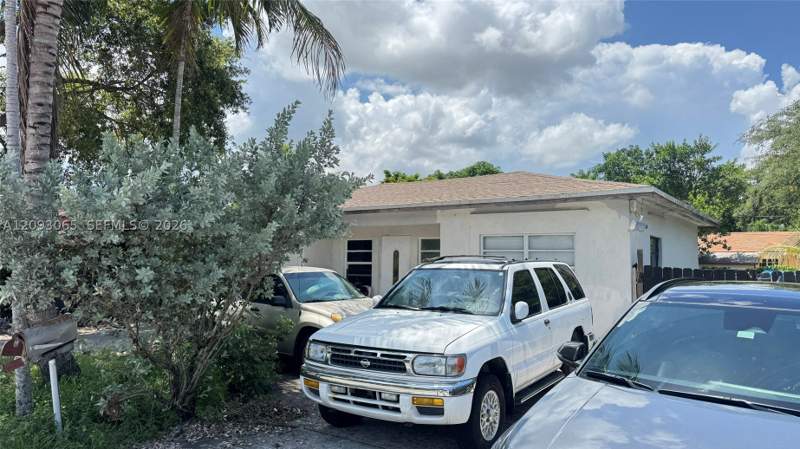 4 bedroom SingleFamilyResidence at 551 NE 159th St, Fulford Highlands 3 Addn, Miami — photo 3
