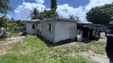 551 NE 159th St, Miami FL - photo 6 of 26