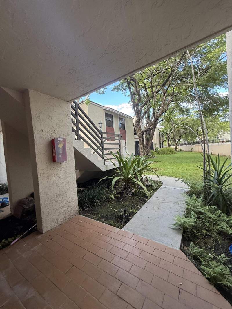 2 bedroom Condominium at 20015 NE 3rd Court 5, Spear Acres, Miami — photo 2
