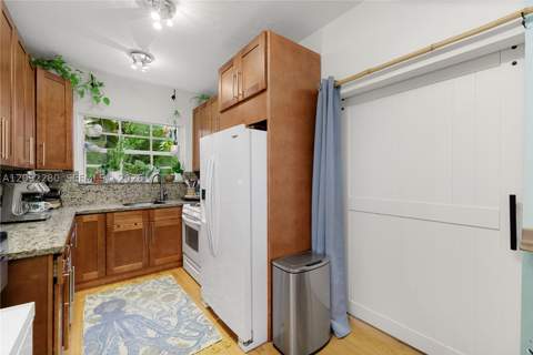 1005 Meridian Ave 8, Miami Beach FL - photo 11 of 26