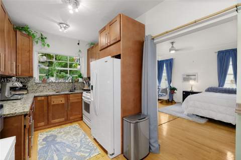 1005 Meridian Ave 8, Miami Beach FL - photo 13 of 26