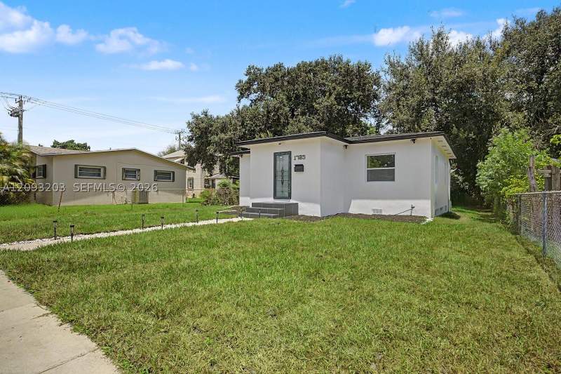 2 bedroom SingleFamilyResidence at 1785 NW 52nd St, Floral Park Rev Plat, Miami — photo 4
