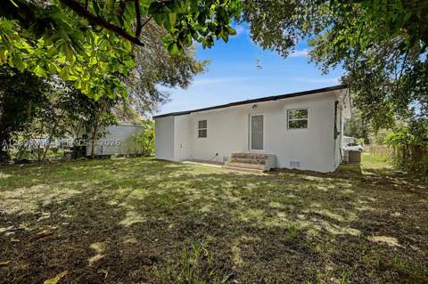 1785 NW 52nd St, Miami FL - photo 6 of 49