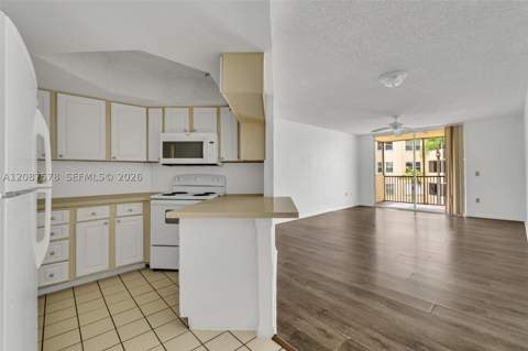 8255 Lake Dr 304, Doral FL - photo 8 of 26