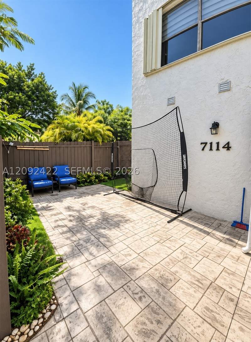 3 bedroom Townhouse at 7114 SW 113th Ave, Snapper Creek Townhouses, Miami — photo 2
