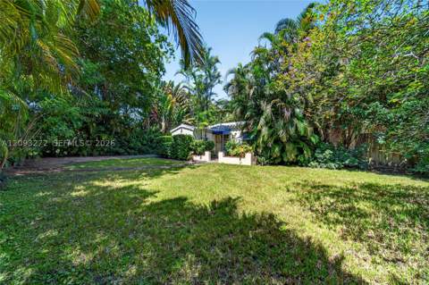 1103 NE 118th St, Biscayne Park FL - photo 12 of 65