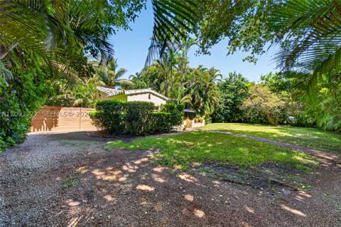 1103 NE 118th St, Biscayne Park FL - photo 13 of 65