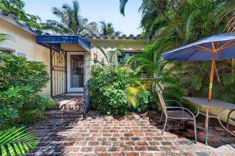 1103 NE 118th St, Biscayne Park FL - photo 16 of 65