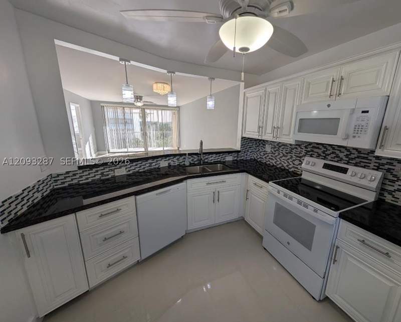 2 bedroom Condominium at 1750 NE 191st St 622-3, Jade Winds Group-Daisy GA, Miami — photo 2