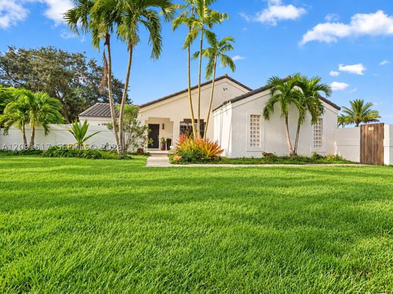 4 bedroom SingleFamilyResidence at 15221 SW 158th St, Weitzer Shauna Meadows SE, Miami — photo 3