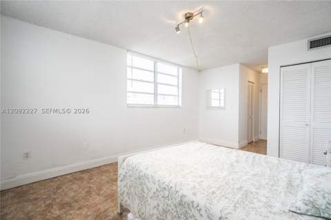 7850 Byron Ave 207, Miami Beach FL - photo 20 of 34