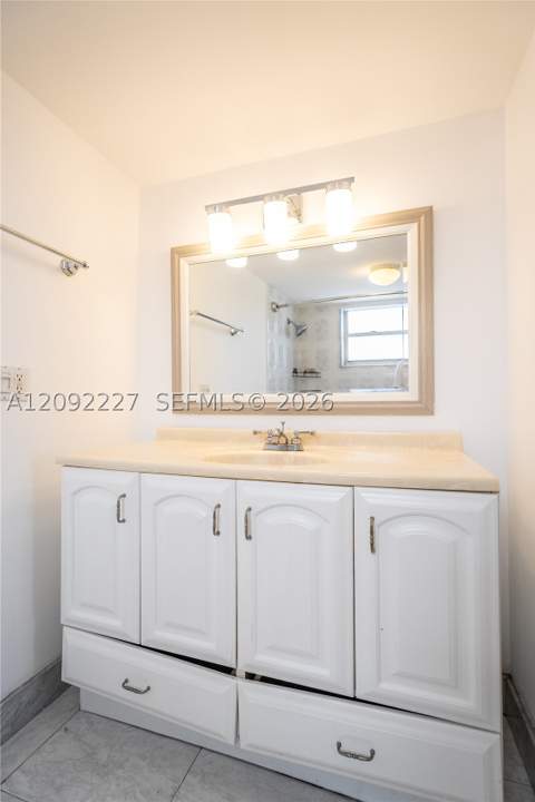 7850 Byron Ave 207, Miami Beach FL - photo 24 of 34
