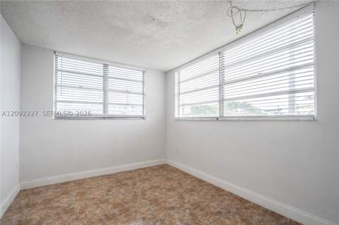 7850 Byron Ave 207, Miami Beach FL - photo 9 of 34