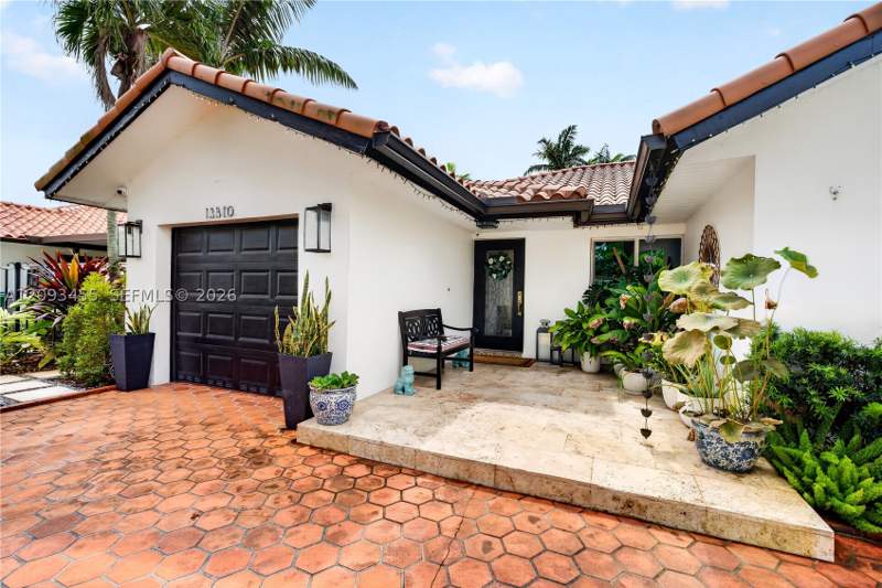 3 bedroom SingleFamilyResidence at 13310 NW 8th St, Leomar Homes, Miami — photo 4