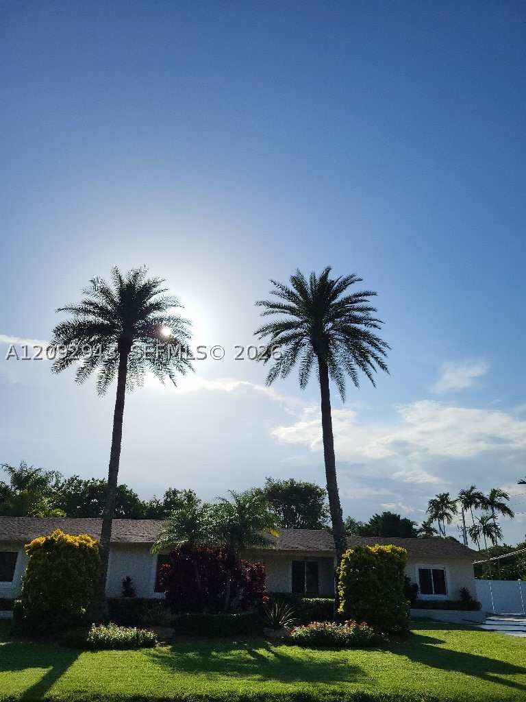 4 bedroom SingleFamilyResidence at 12804 SW 94th Pl, Briar Bay Urban Park Sec, Miami — photo 1