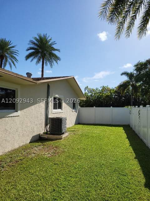 12804 SW 94th Pl, Miami FL - photo 11 of 48