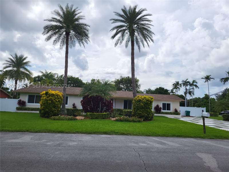 4 bedroom SingleFamilyResidence at 12804 SW 94th Pl, Briar Bay Urban Park Sec, Miami — photo 5