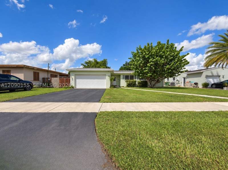 4 bedroom SingleFamilyResidence at 949 NW 9th St, Newport 2nd Rev, Homestead — photo 4