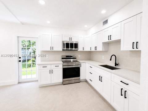 7239 NW 3rd St, Miami FL - photo 10 of 43