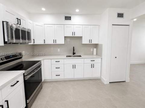 7239 NW 3rd St, Miami FL - photo 13 of 43
