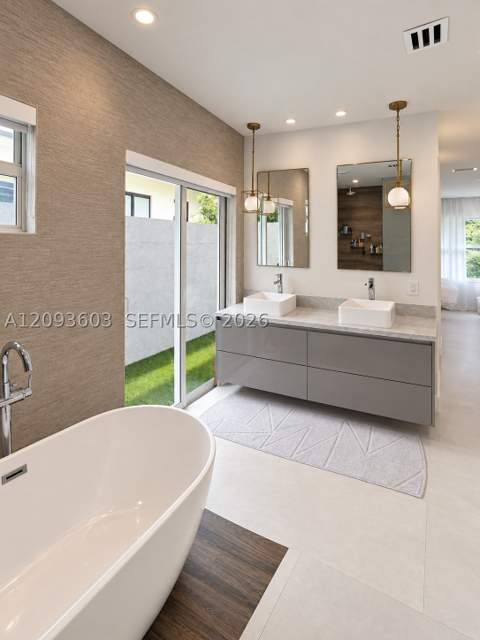 5134 NW 94th Doral Pl, Doral FL - photo 14 of 22