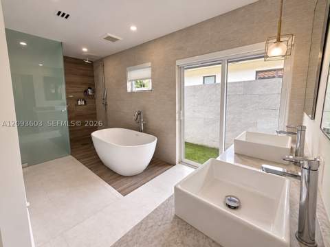 5134 NW 94th Doral Pl, Doral FL - photo 15 of 22