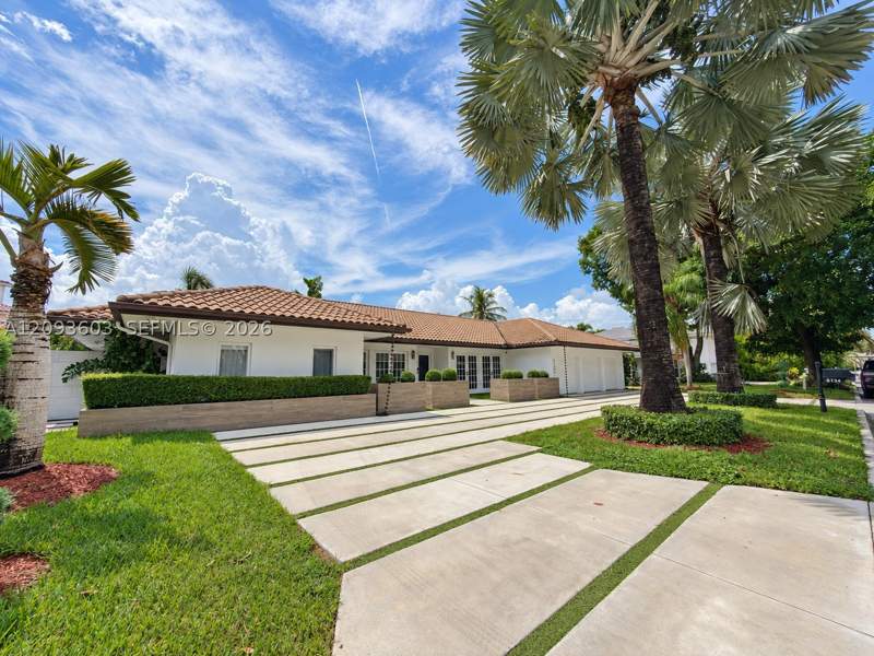 5 bedroom SingleFamilyResidence at 5134 NW 94th Doral Pl, Doral Estates, Doral — photo 2