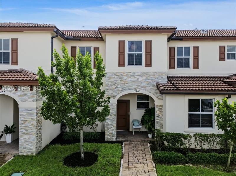 3 bedroom Townhouse at 12201 NW 23rd Ct, Westview Gardens Apartmen, Miami — photo 2