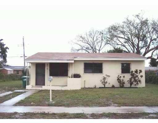 3 bedroom SingleFamilyResidence at 2821 NW 171st Street, Myrtle Grove, Miami Gardens — photo 1