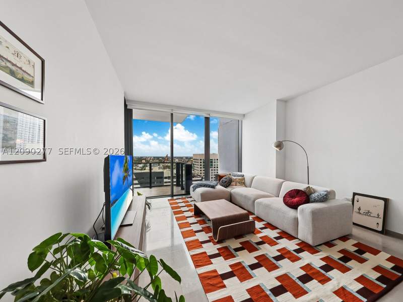 1 bedroom Condominium at 88 SW 7th St 2506, Rise Condo, Miami — photo 3