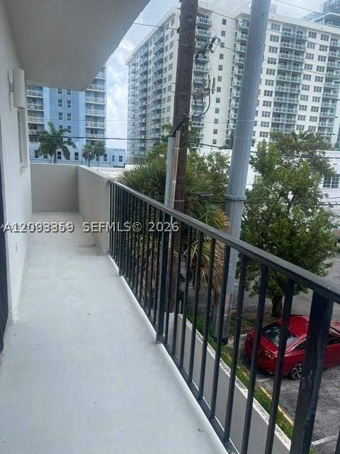 6965 Harding Ave 305, Miami Beach FL - photo 8 of 38