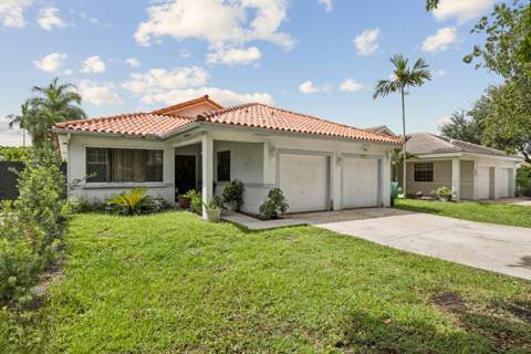 8738 NW 150th Terrace, Miami Lakes FL - photo 6 of 44