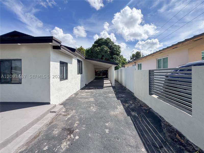 3 bedroom SingleFamilyResidence at 3630 NW 98th St, The Tropics Addn, Miami — photo 3