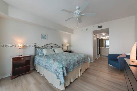18100 N Bay Rd 1009, Sunny Isles Beach FL - photo 11 of 30