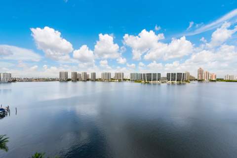 18100 N Bay Rd 1009, Sunny Isles Beach FL - photo 21 of 30