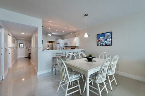 18100 N Bay Rd 1009, Sunny Isles Beach FL - photo 6 of 30