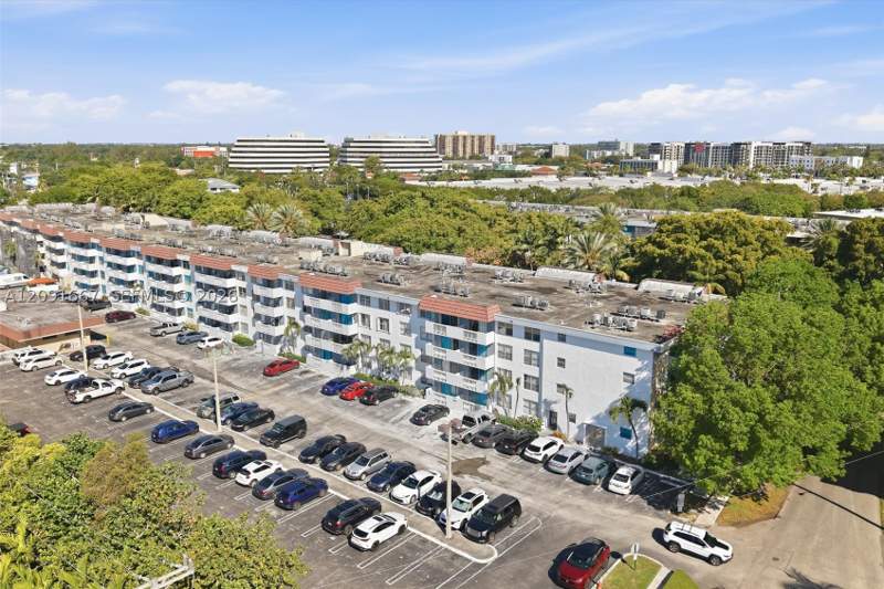 1 bedroom Condominium at 1800 Sans Souci Blvd 201, Bayview Palms Condo, North Miami — photo 4