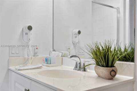 18100 N Bay Rd 308, Sunny Isles Beach FL - photo 20 of 38